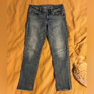 American Eagle straight leg, low rise jeans